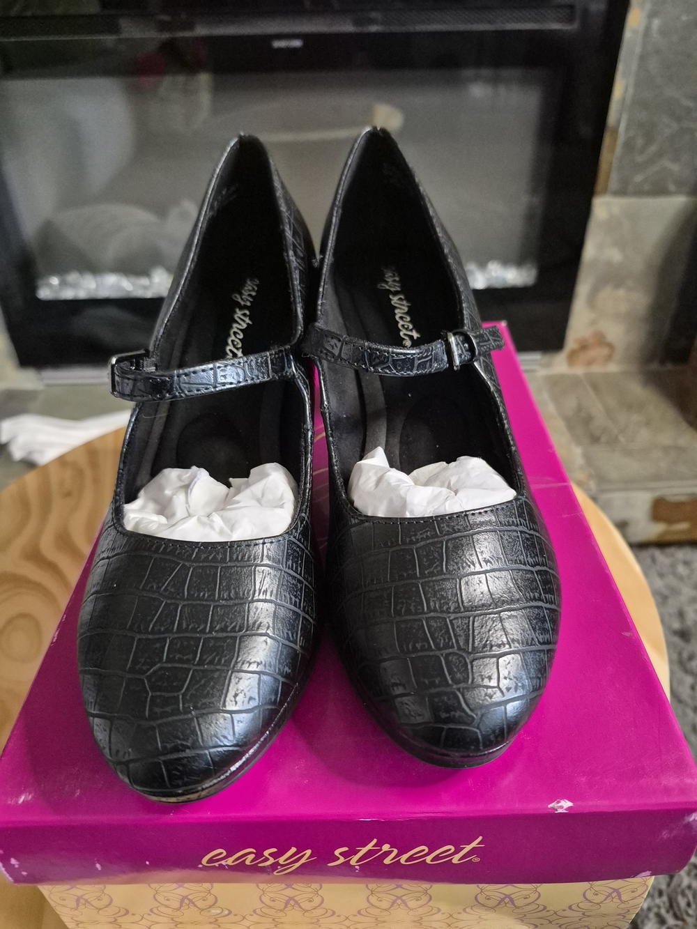 easy street Black Croc-Texture Mary Jane Pump - Picture 3 of 8